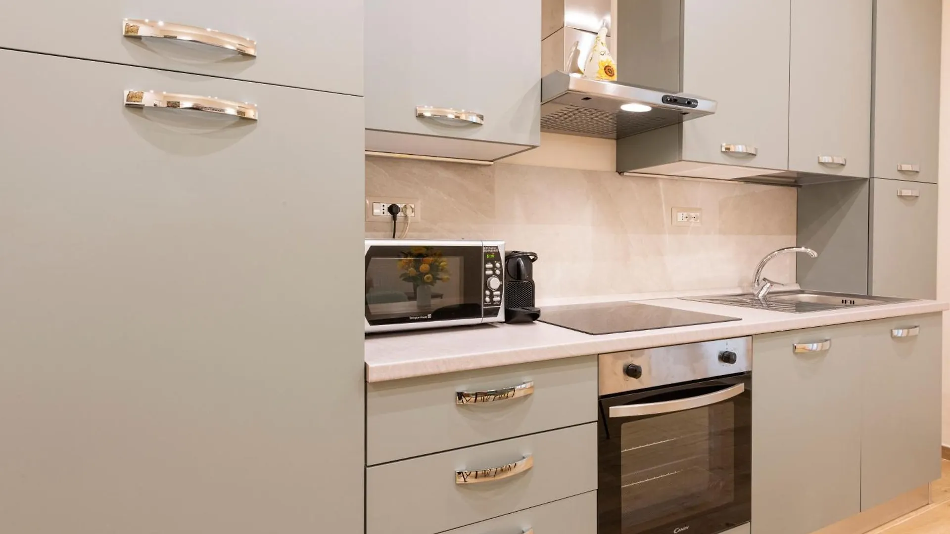 Mercato Contemporary Apartment By Mmega Floransa