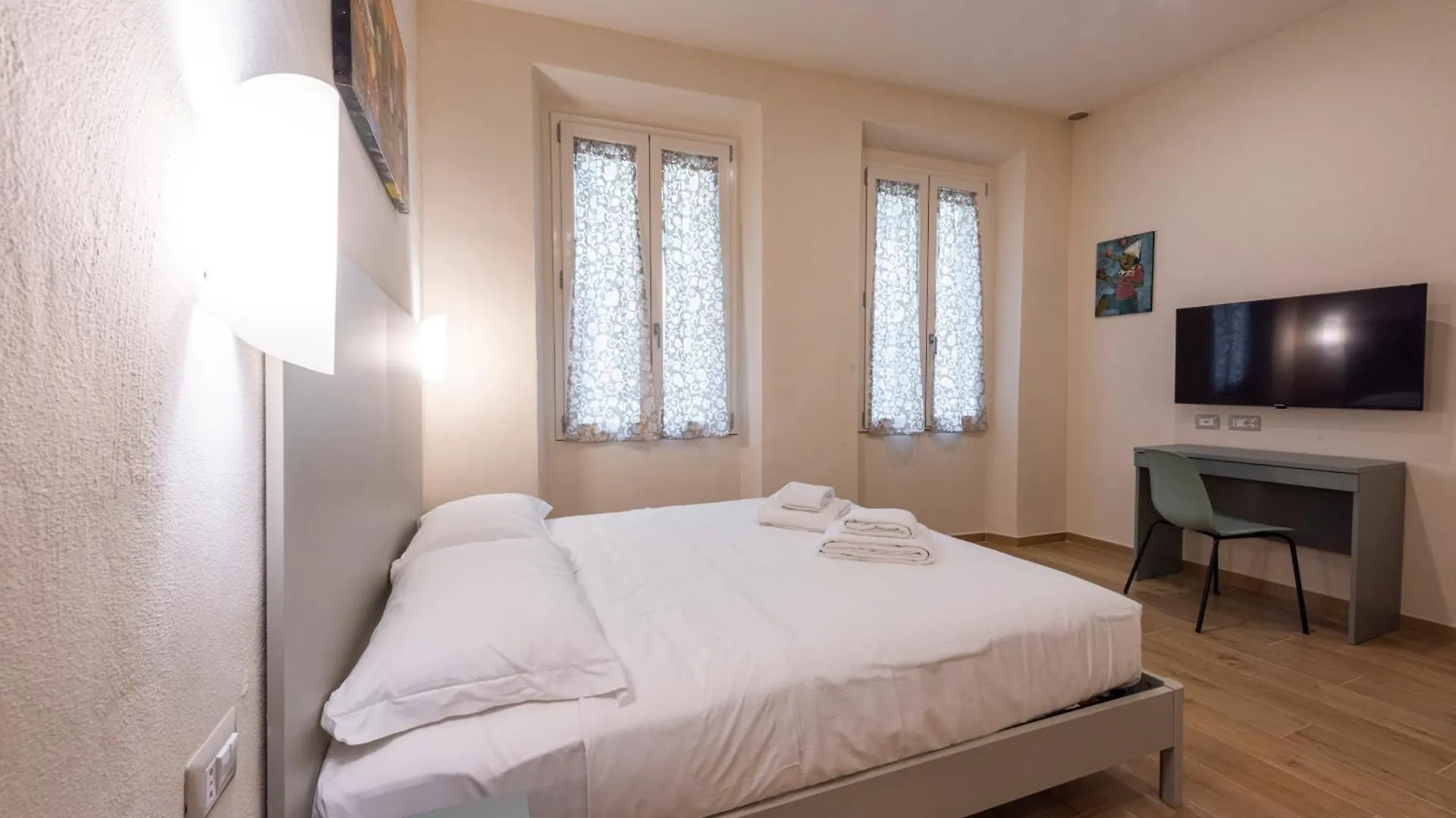 Mercato Contemporary Apartment By Mmega Floransa 0*,  İtalya