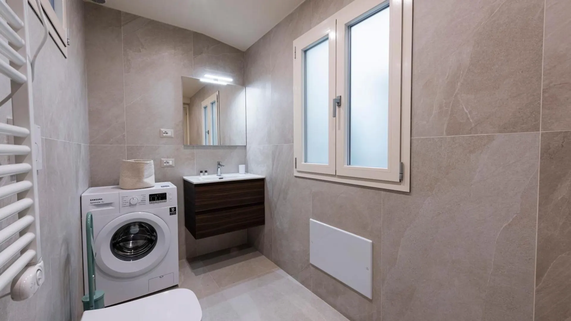 Mercato Contemporary Apartment By Mmega Floransa