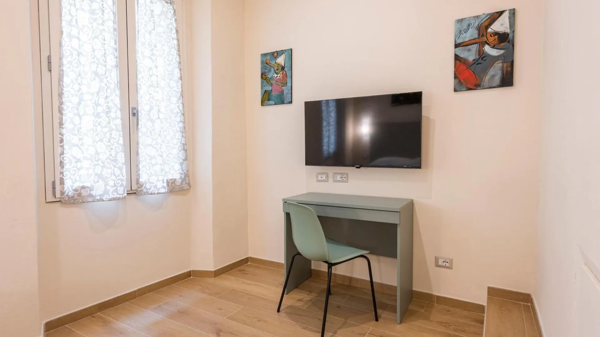 Mercato Contemporary Apartment By Mmega Floransa